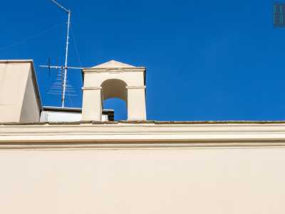 ...con il suo piccolo campanile a vela da tempo privo di campana